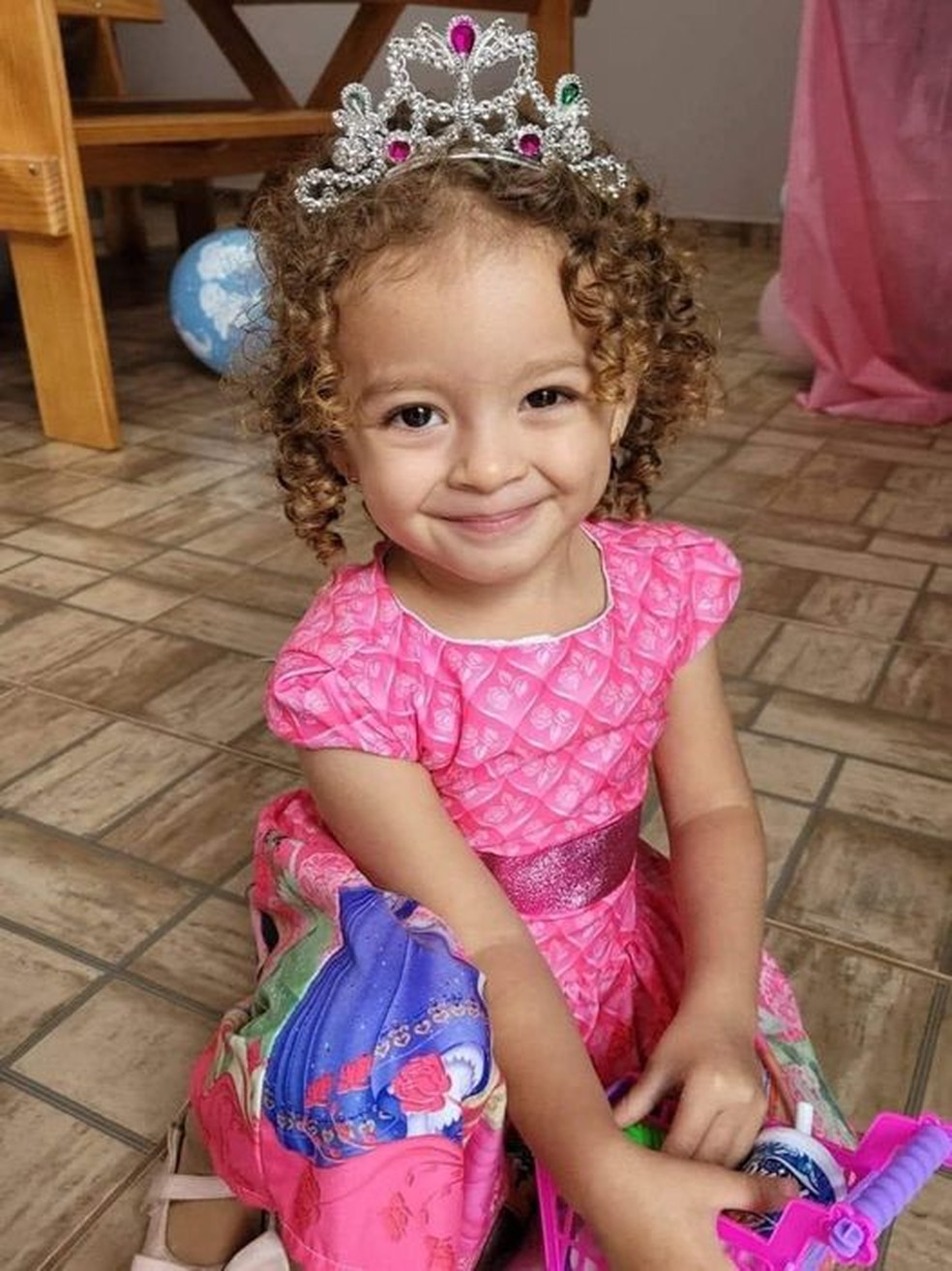 Menina de apenas três anos morreu após ingerir acidentalmente soda cáustica em São Manuel — Foto: Reprodução/Facebook