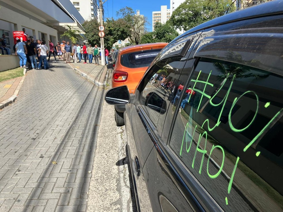 Motoristas de aplicativo fazem protesto em Campinas (SP). — Foto: Vanderlei Duarte/ g1