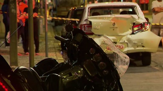 Polícia investiga se condutor de Harley-Davidson fazia racha quando atingiu carro parado - Foto: (Tony Mattoso)