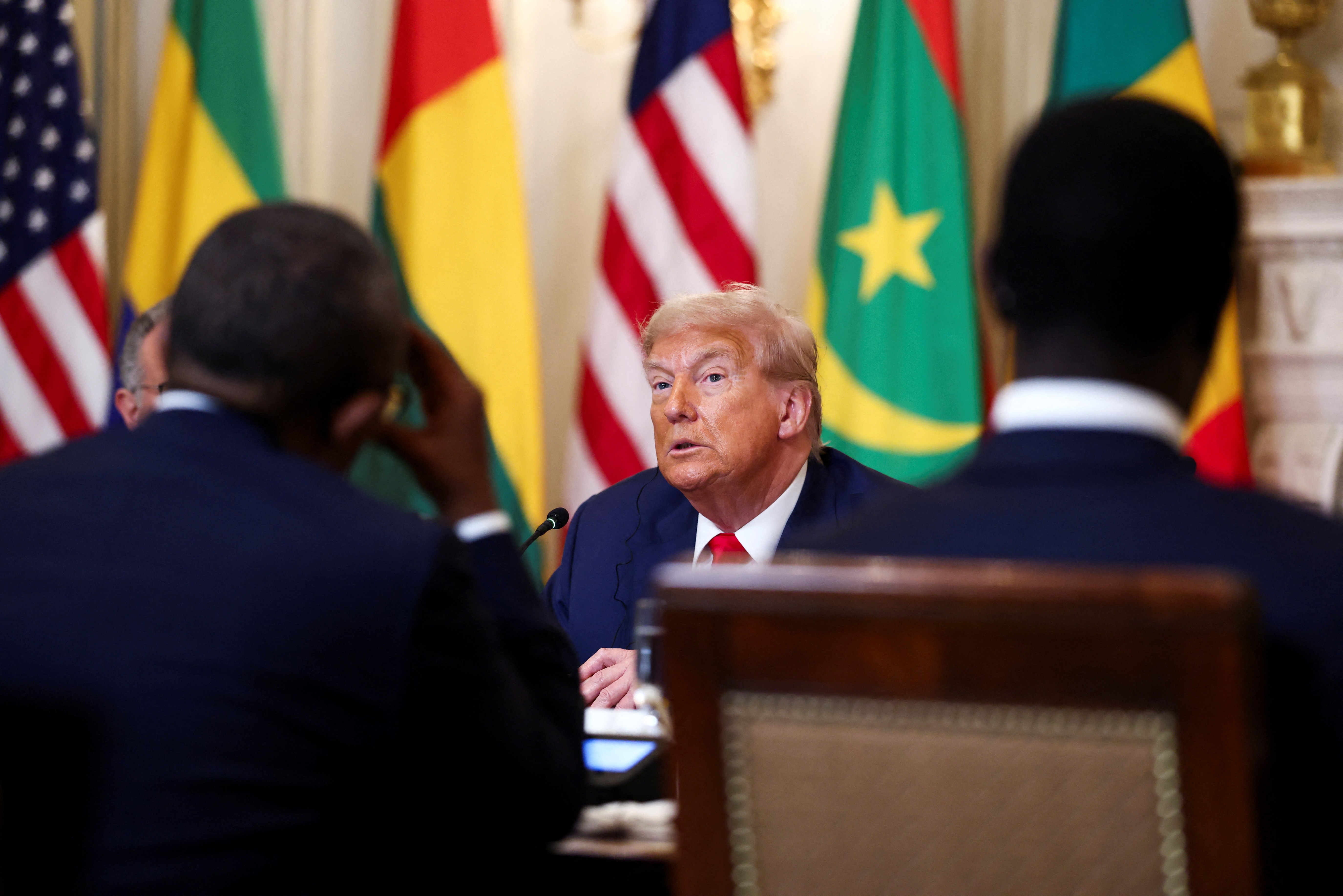 Trump x Brasil: carta a Lula e tarifaço de 50% - O Assunto #1507