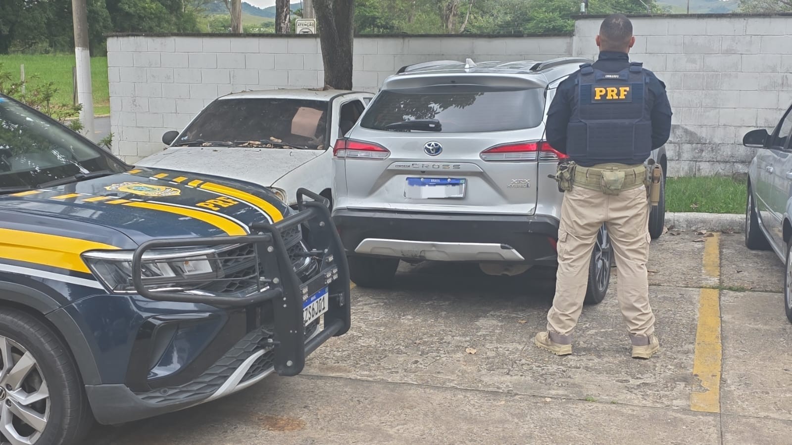 PRF prende homem com carro roubado na Via Dutra, em Porto Real