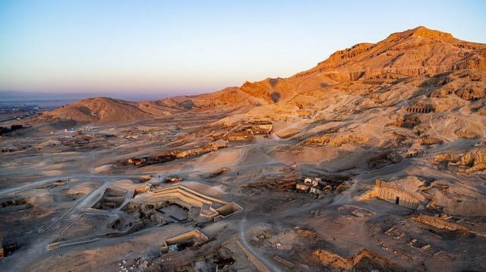 O Vale dos Reis, perto de Luxor, no Egito, onde os faraós eram enterrados — Foto: Getty Images/Via BBC