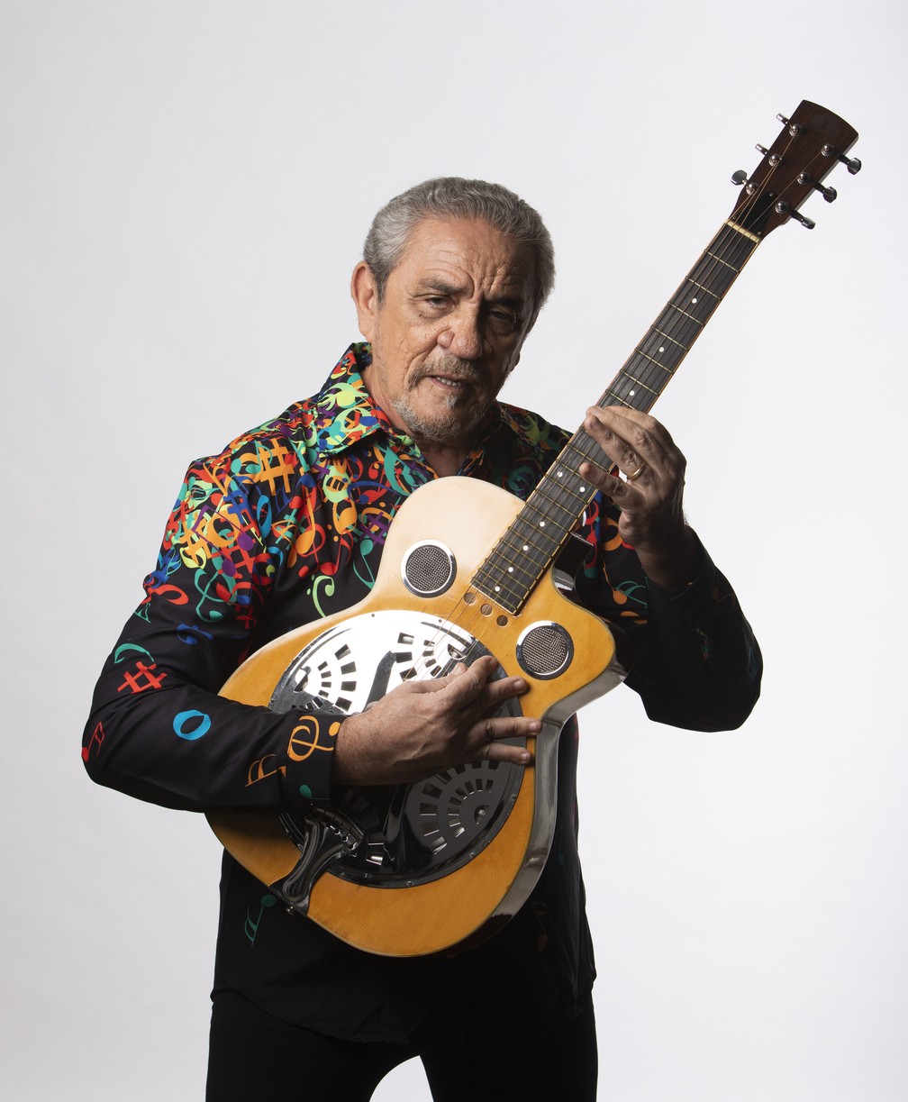 Zé Ramalho se revigora, sem sair do lugar, na grande viagem mística do  álbum Ateu psicodélico | Blog do Mauro Ferreira | G1