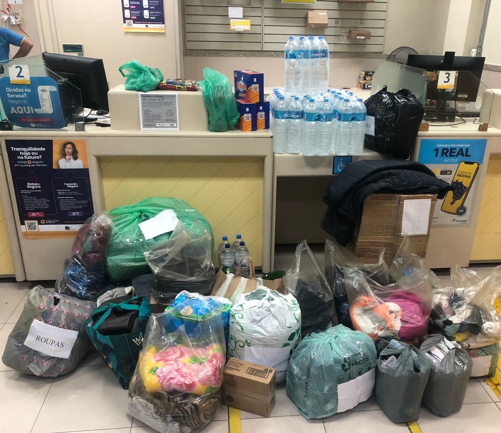 Doações de moradores do Rio de Janeiro em agência dos Correios — Foto: Divulgação/ Correios