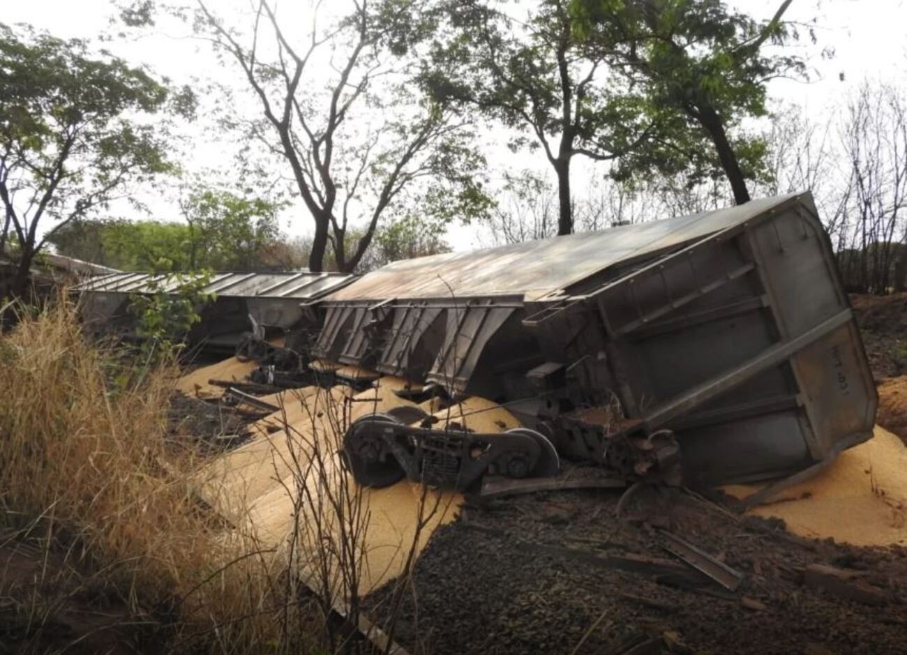 30 vagões de trem com milho descarrilam em Araraquara; é o segundo acidente em 7 dias