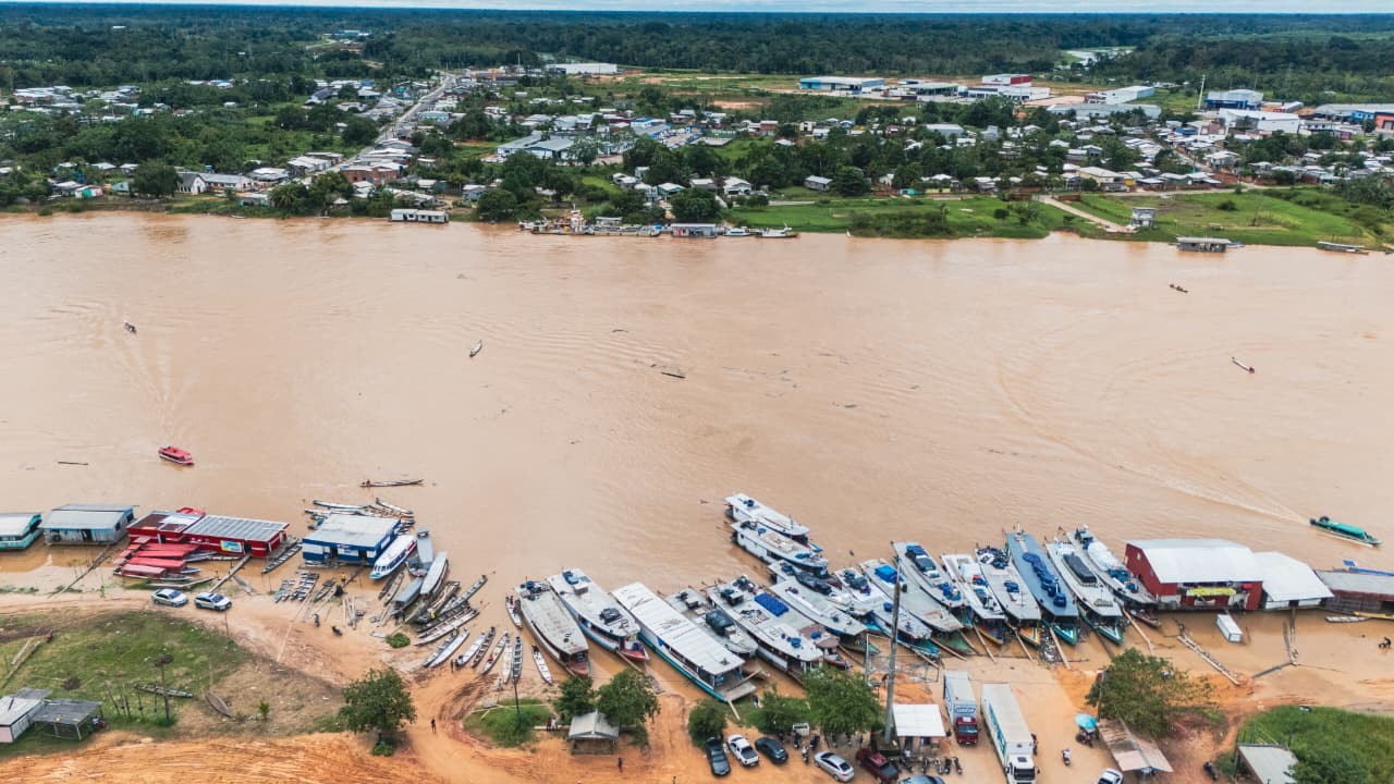 Seis mil moradores são afetados por cheia do Rio Juruá, no interior do Acre