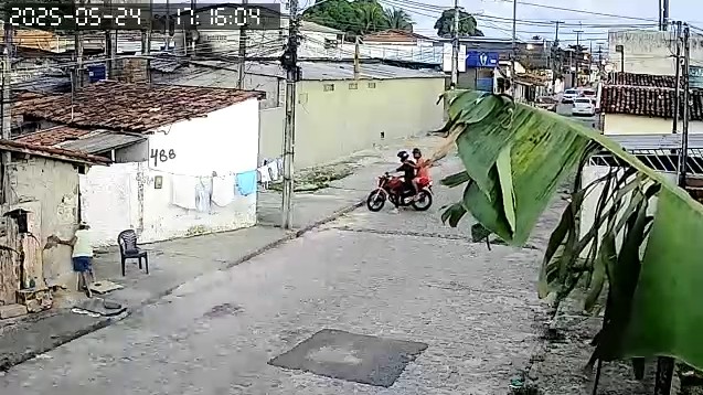 Após tiroteio com vítimas de bala perdida, PM faz operação no bairro do Rangel, em João Pessoa 
