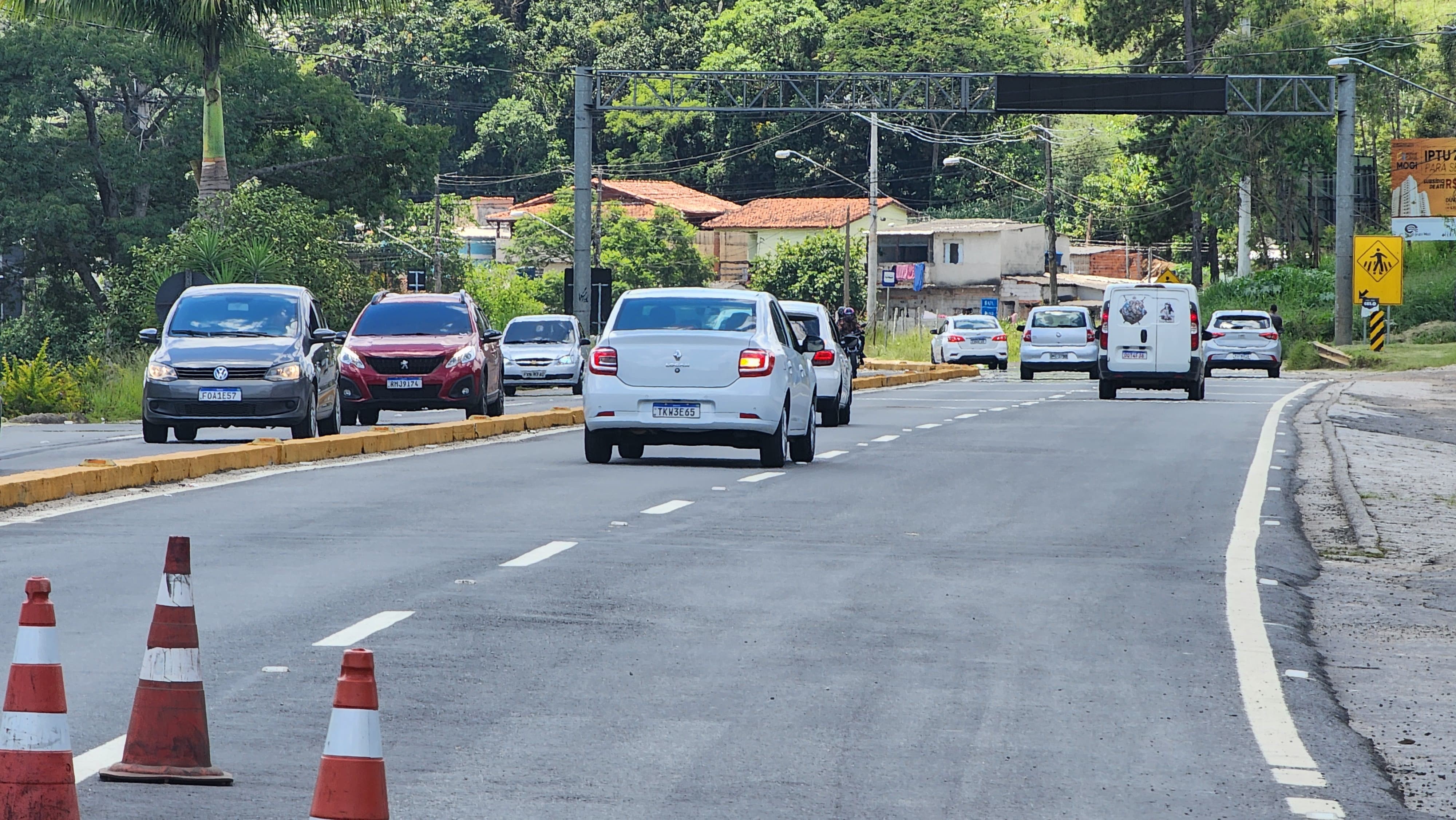 Réveillon 2025: mogi-bertioga tem trânsito normal nesta terça-feira