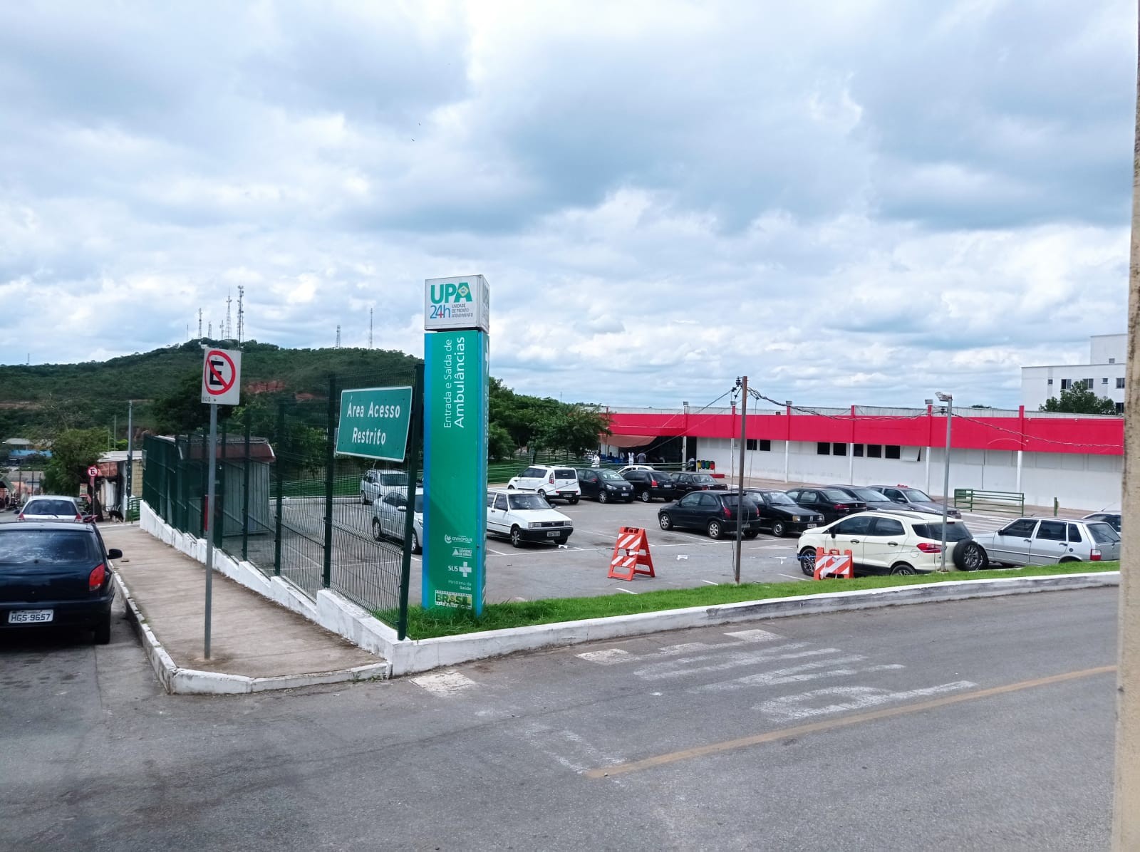 Discussão termina com idoso esfaqueado no estacionamento da UPA de Divinópolis