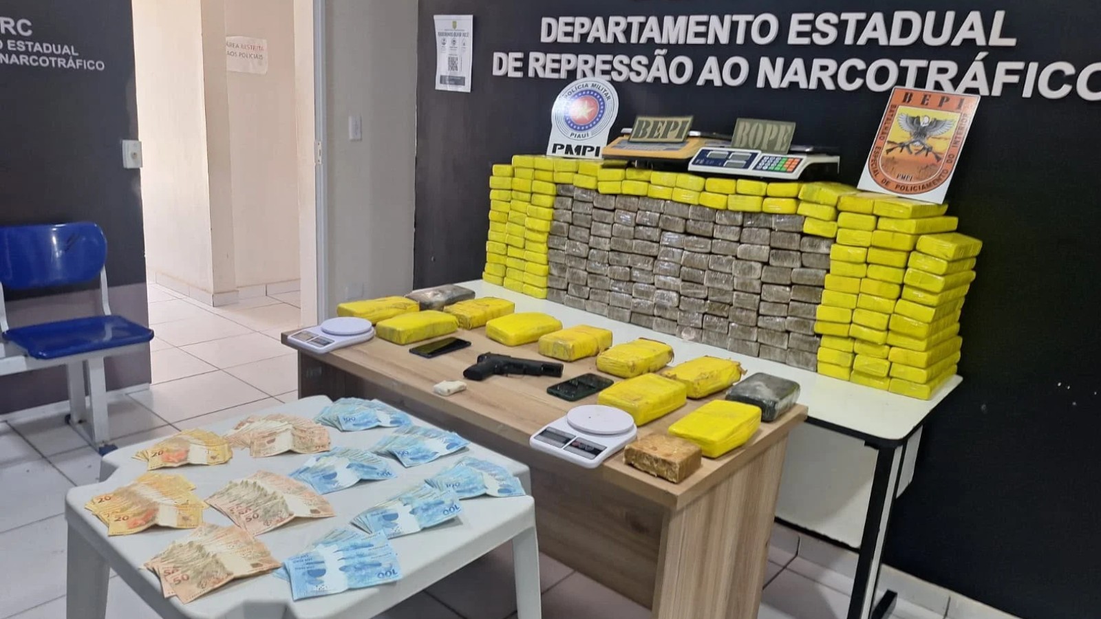 Operação apreende cerca de 200 kg de drogas em casa na Zona Norte de Teresina; homem é preso
