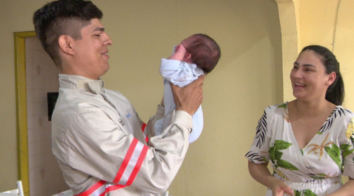 Bebê engasgado é salvo por eletricista em Porto Velho