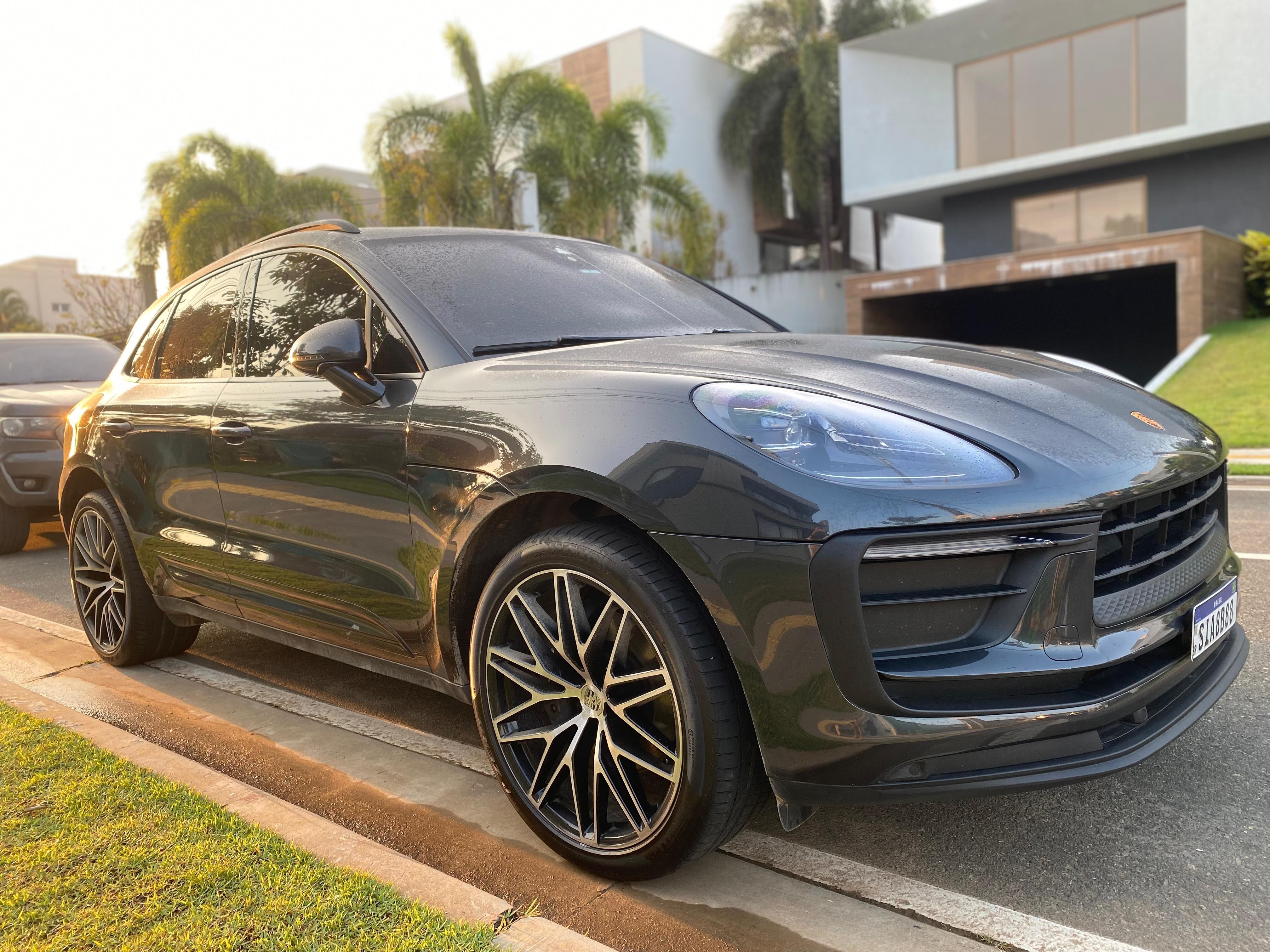 Porshe apreendida durante a operação em Salvador