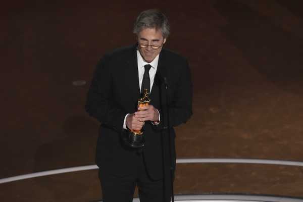 Oscar 2025: 'Ainda estou aqui' ganha primeiro Oscar da história do Brasil;  'Anora' é grande vencedor
