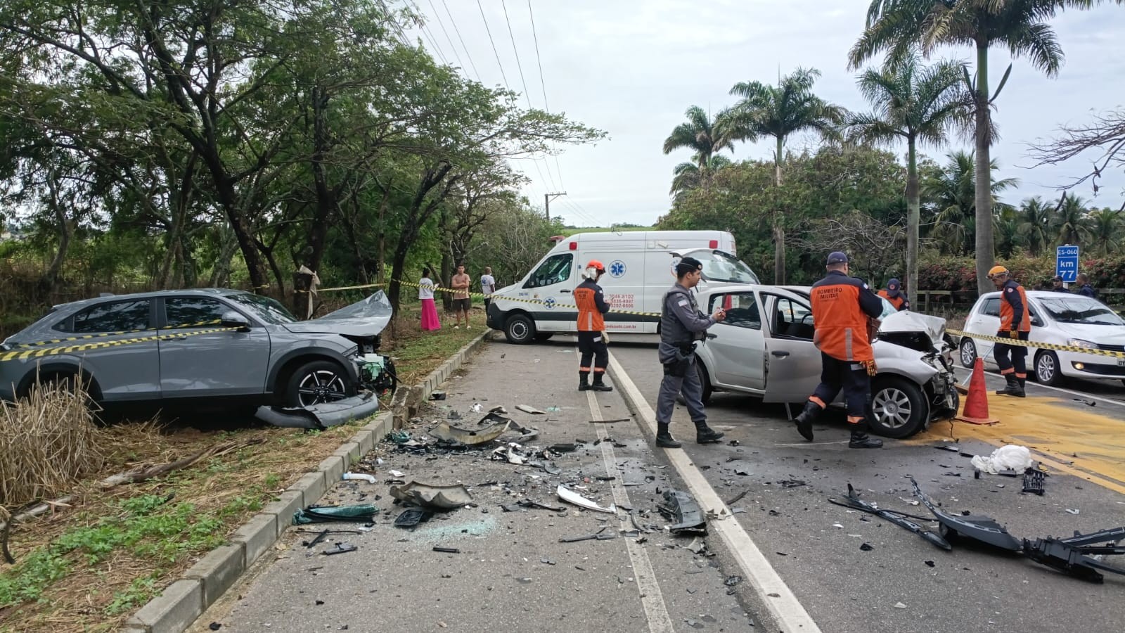 Médica e outra motorista morrem em acidente na Rodovia do Sol, em Anchieta; criança de 7 anos ficou ferida; veja VÍDEO