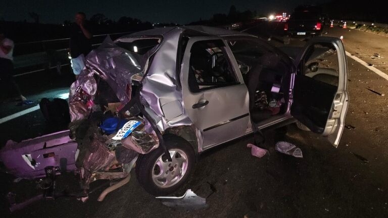 Motorista morre em acidente após ser atingido por caminhonete no interior de SP