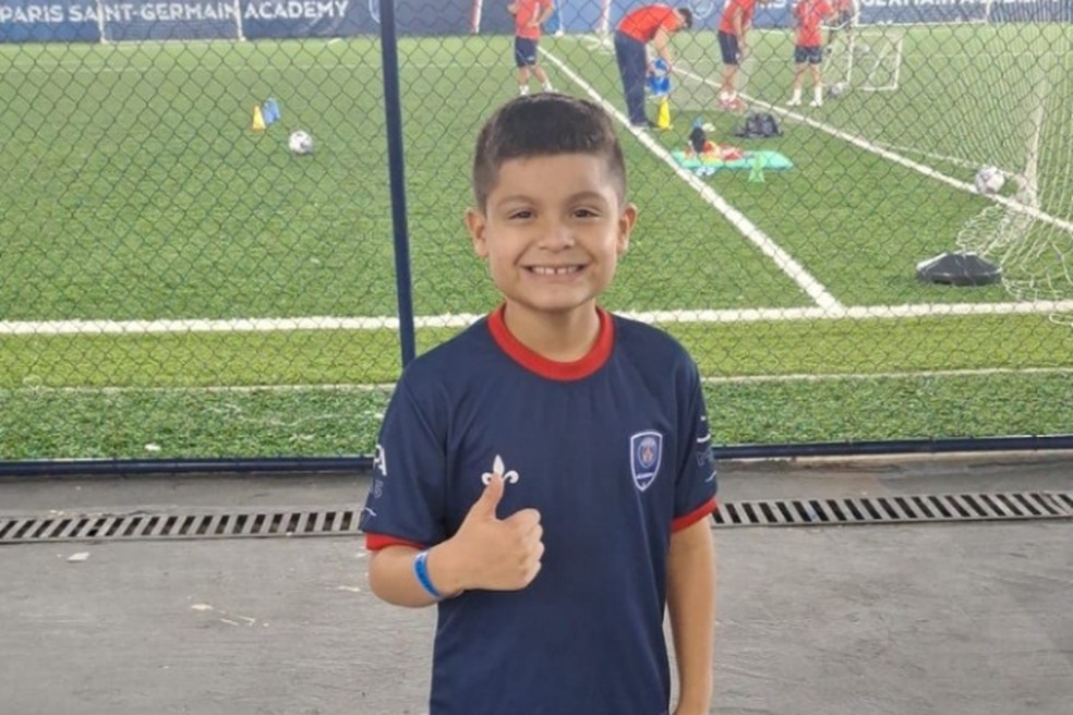Menino de 9 anos salva irmã após engasgo em Manaus. — Foto: Divulgação