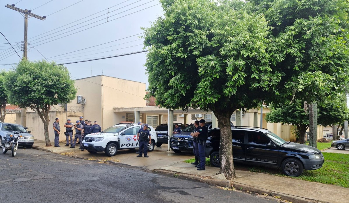 Polícia desmonta esquema de lavagem de dinheiro e venda de drogas em imóveis abandonados em Rancharia
