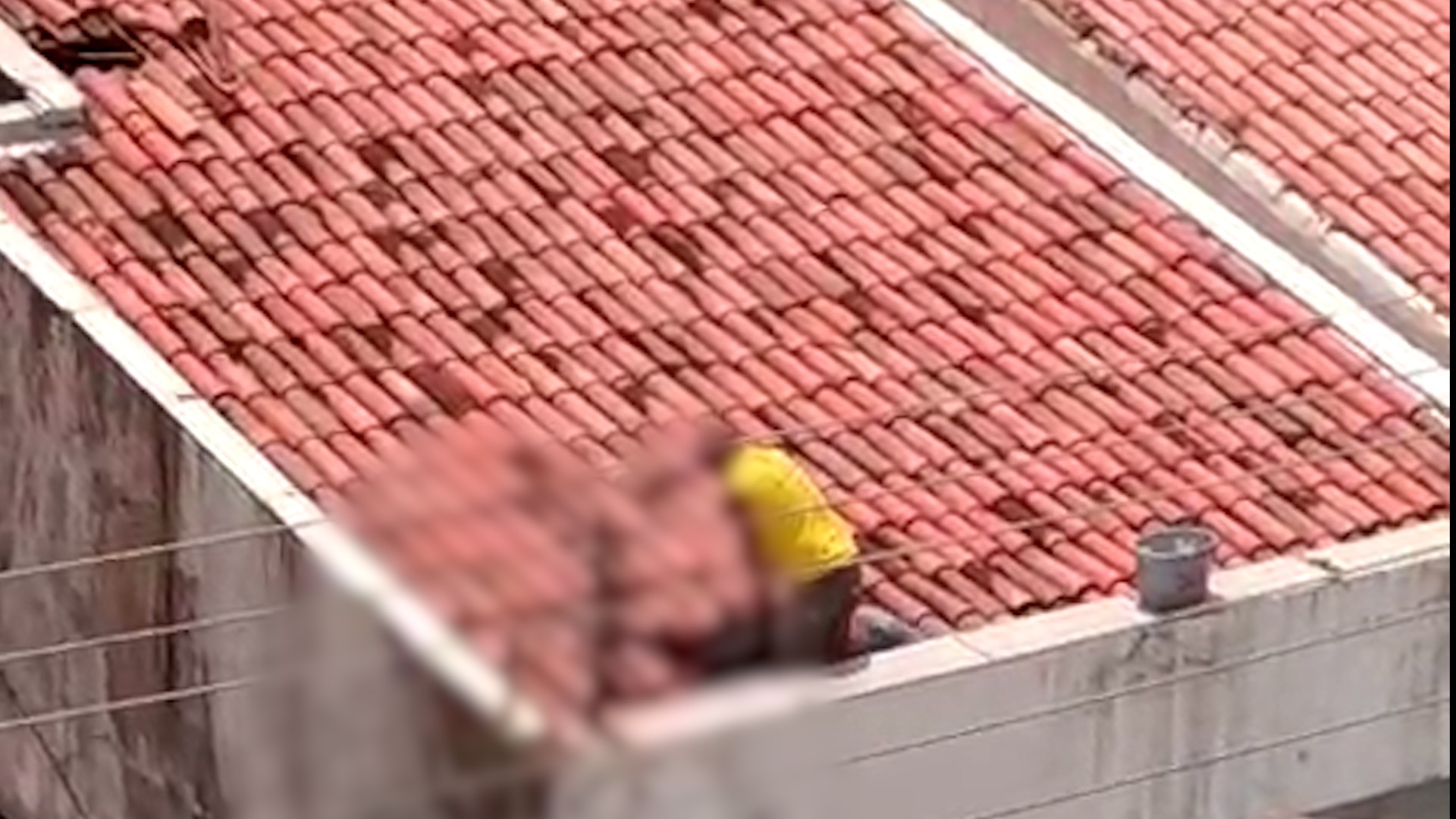 VÍDEO: Homem morre após sofrer choque elétrico em cima de telhado no Centro de São Luís