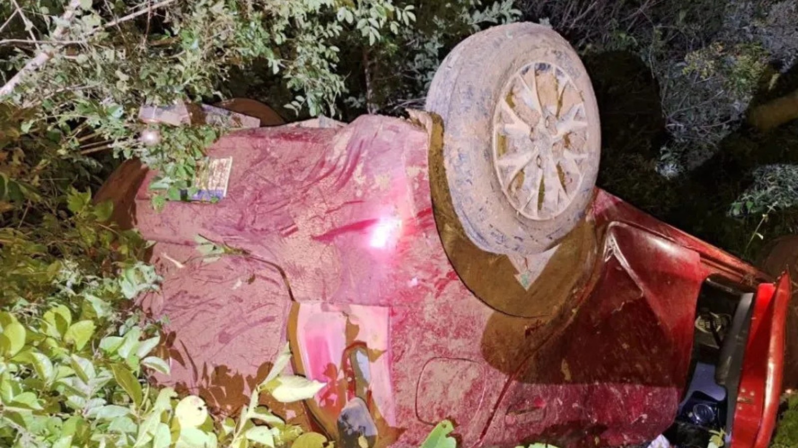 Adolescente é apreendido após furtar carro do tio pela 2ª vez e provocar acidente no PI; motociclista ferido