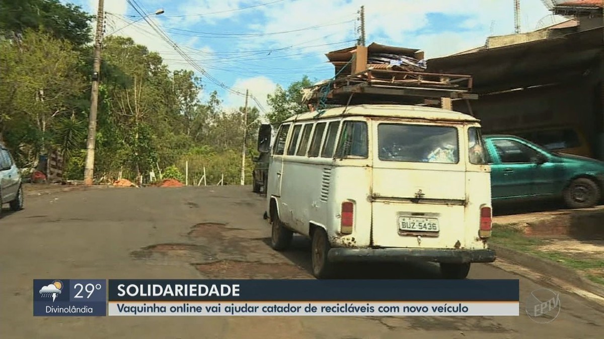 Torcedores do Cruzeiro personalizam Kombi para ir aos jogos; confira