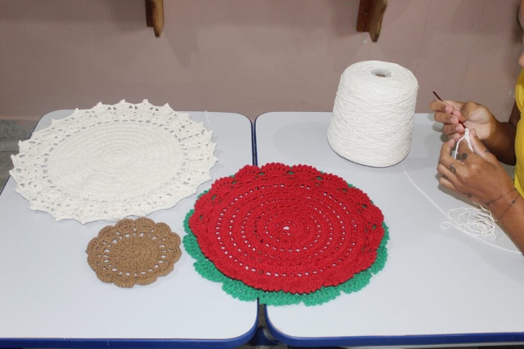 Uma segunda chance: apenadas trabalham com costura dentro do presídio feminino em Rio Branco — Foto: Zayra Amorim/Iapen