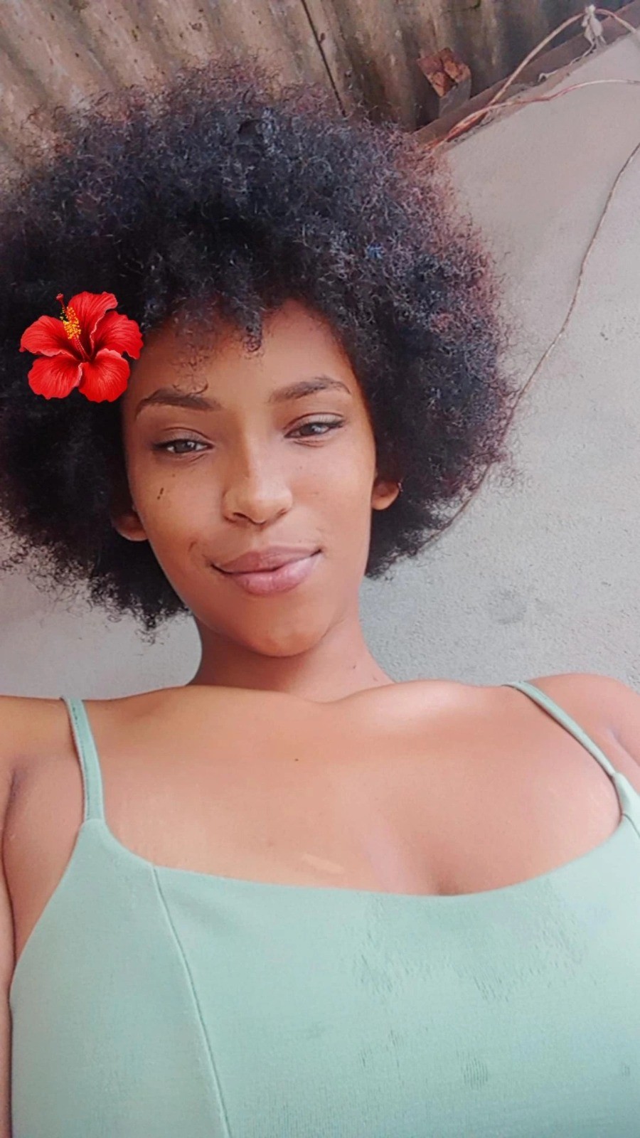 Jhulia Glezia Souza Neres, de 18 anos, foi morta a facadas