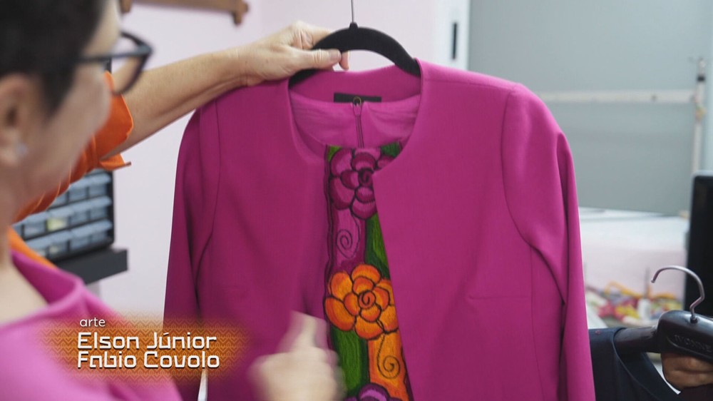 Costureira de Tlalpan confecciona vestidos para a presidente Claudia Sheinbaum com bordados artesanais mexicanos