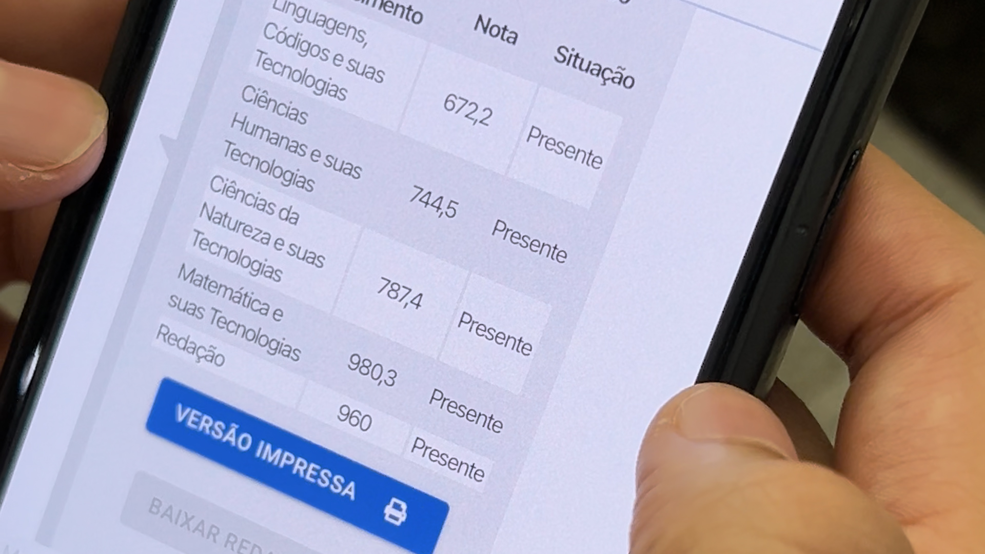 Inep divulga 'espelhos' da redação do Enem 2025 com somas de pontuação erradas; veja exemplos de notas que 'não batem'