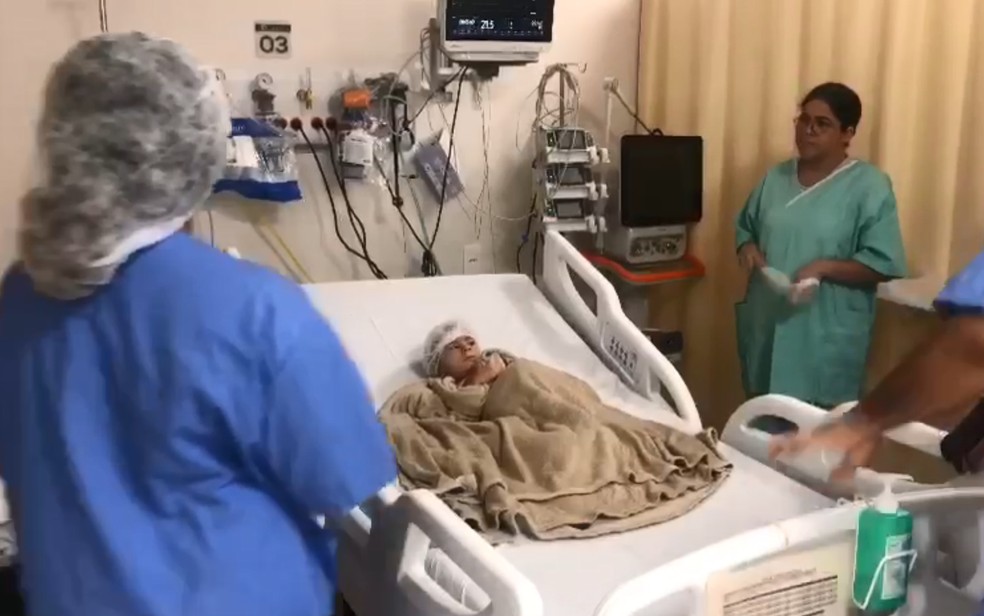 Valentin no Hospital Ortopédico do Estado da Bahia, onde passou por cirurgia — Foto: Jornal Hoje