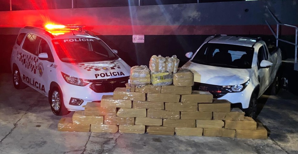 Idoso foi preso por tráfico de drogas em Pirapozinho (SP) — Foto: Polícia Civil