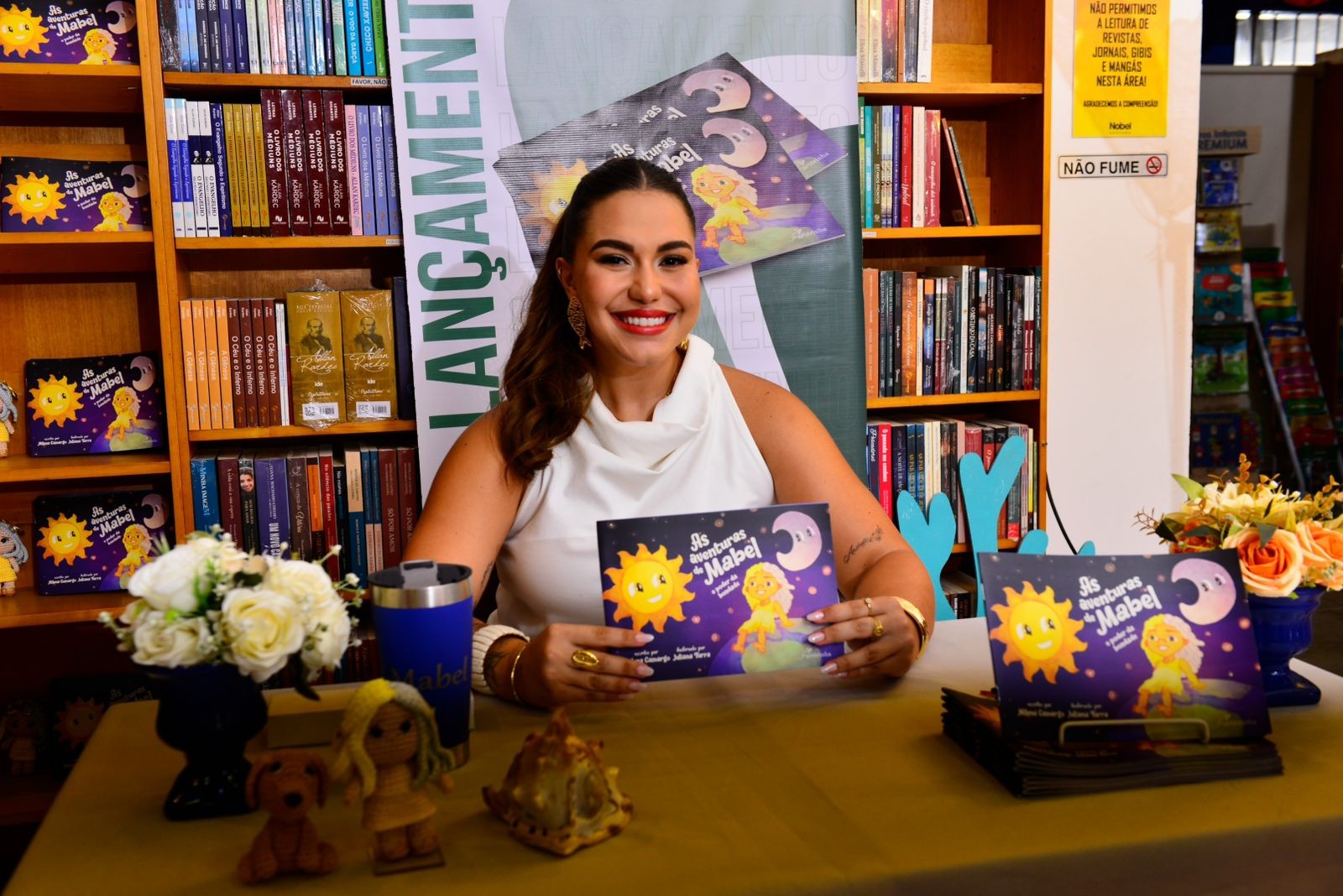 Autora promove evento inédito em Ubatuba e distribui livros gratuitos