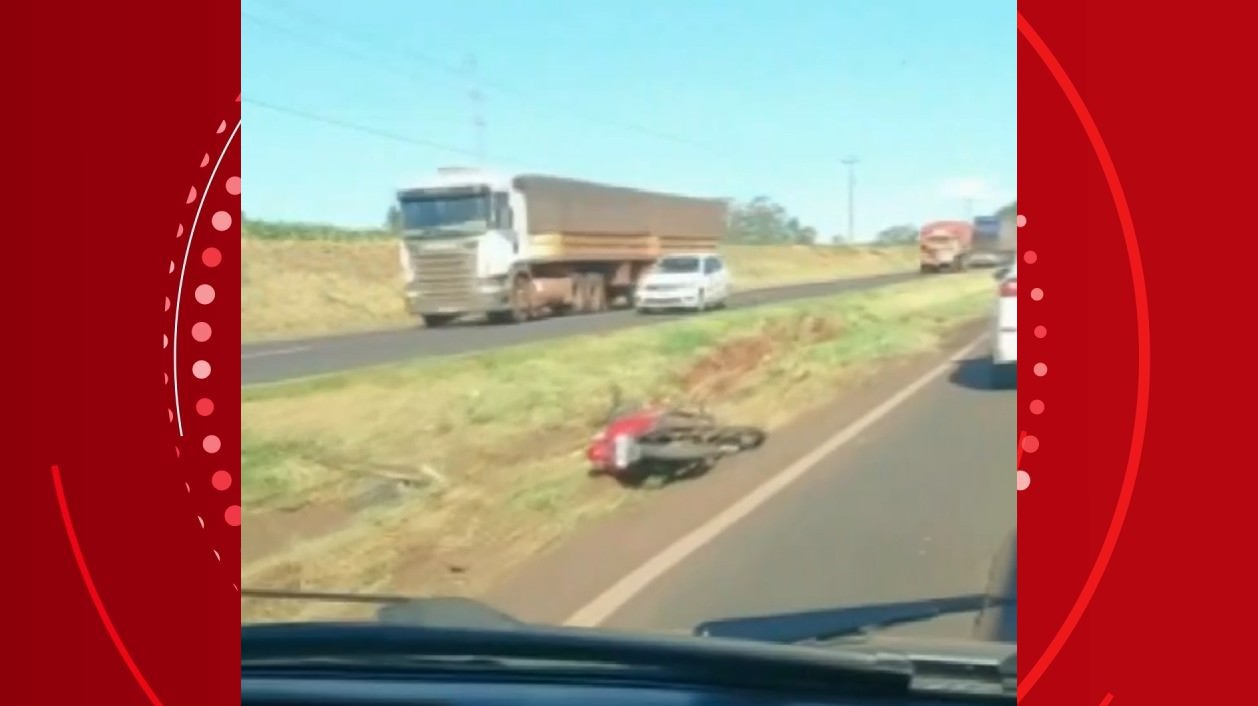 Mulher que ficou ferida e teve moto destruída após passar por buraco em rodovia do PR será indenizada pelo Governo, decide Justiça Federal