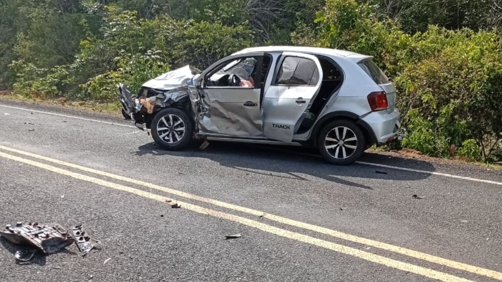 Duas mulheres e homem morrem em acidente entre carro e motos na PI-112