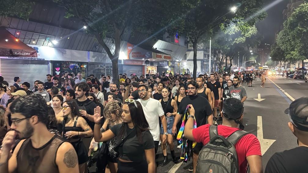 Fila enormes em Copacabana para o show de Lady Gaga neste sábado — Foto: TV Globo