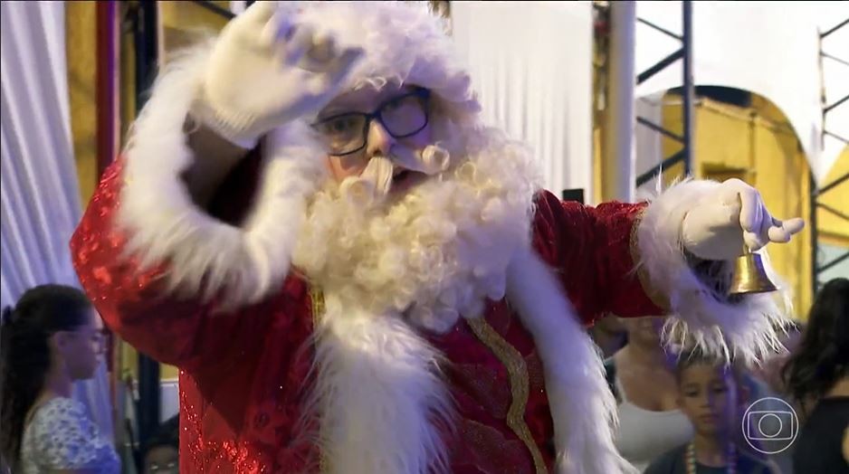 Voluntários promovem ações solidárias e distribuem presentes de Natal em São Paulo