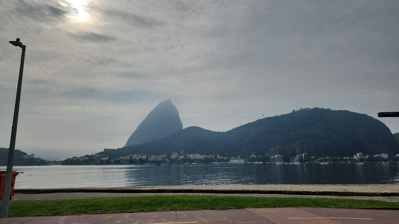 Rio deve ter véspera de Natal com calor e chuva fraca