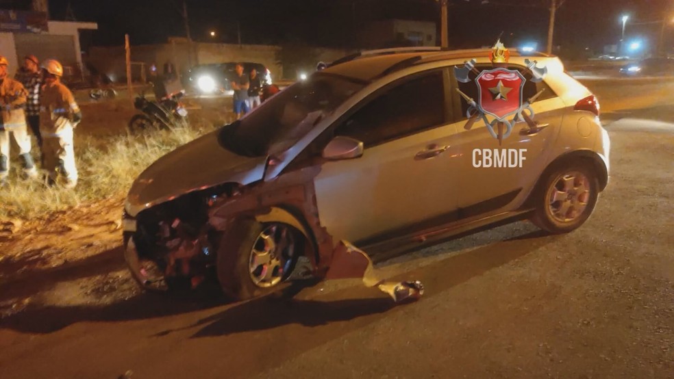 Colisão frontal ocorreu durante a tarde desta sábado (24).  — Foto: Divulgação/CBMDF
