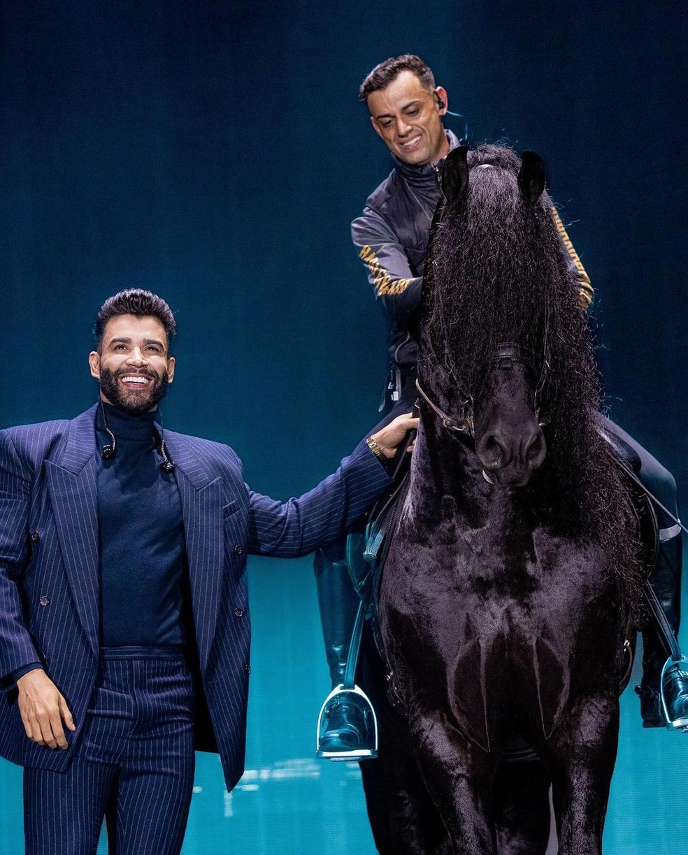 Gusttavo Lima leva cavalo para abertura de show em BH  Foto: Reproduo/@gusttavolima