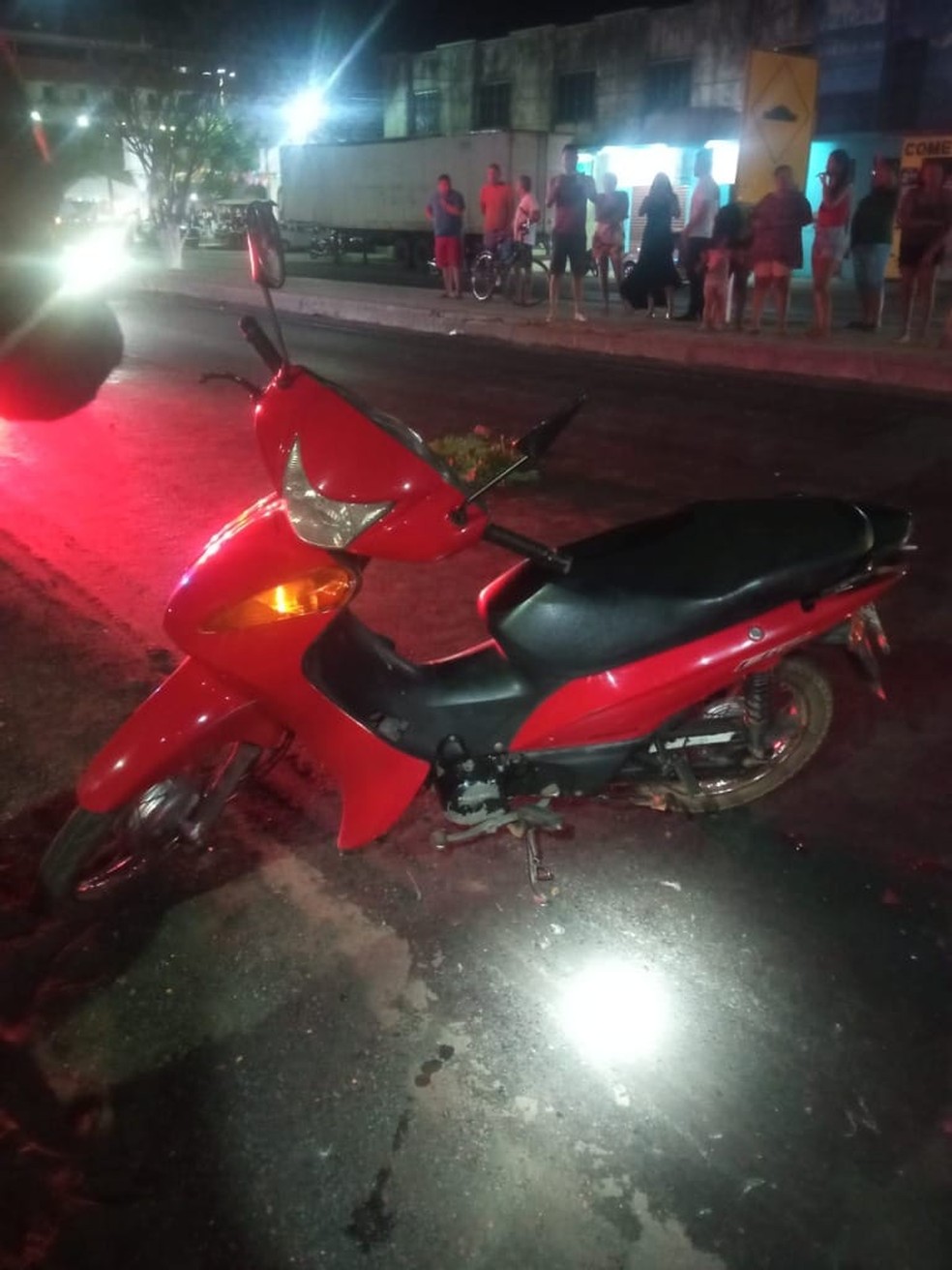 Idoso morreu após cair da moto que pilotava no perímetro urbano da cidade de Santa Rita, na BR-135. — Foto: Divulgação/PRF