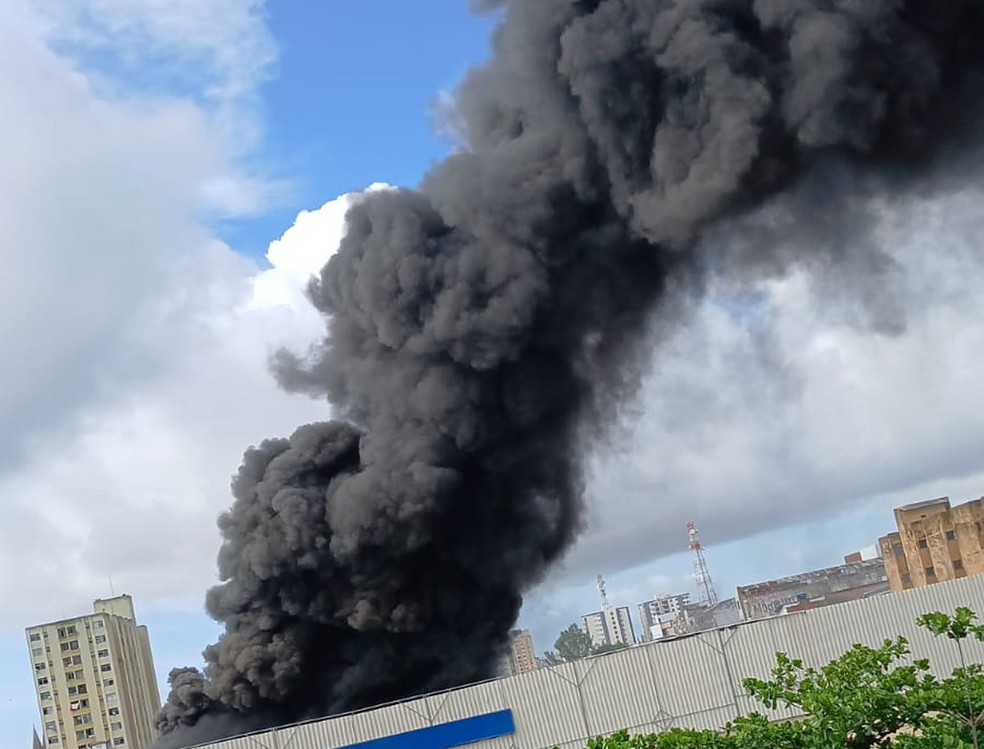 Incêndio em Aracaju — Foto: Reprodução/TV Sergipe