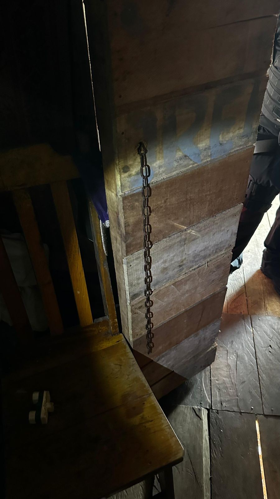 Vídeo mostra quarto onde mulher foi mantida em cárcere privado por cinco dias no AM