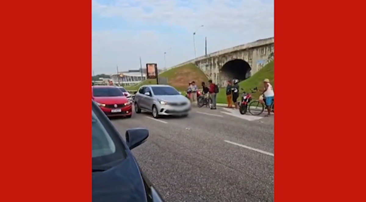 Ciclista morre após ser atingido por carro na avenida Centenário, em Belém