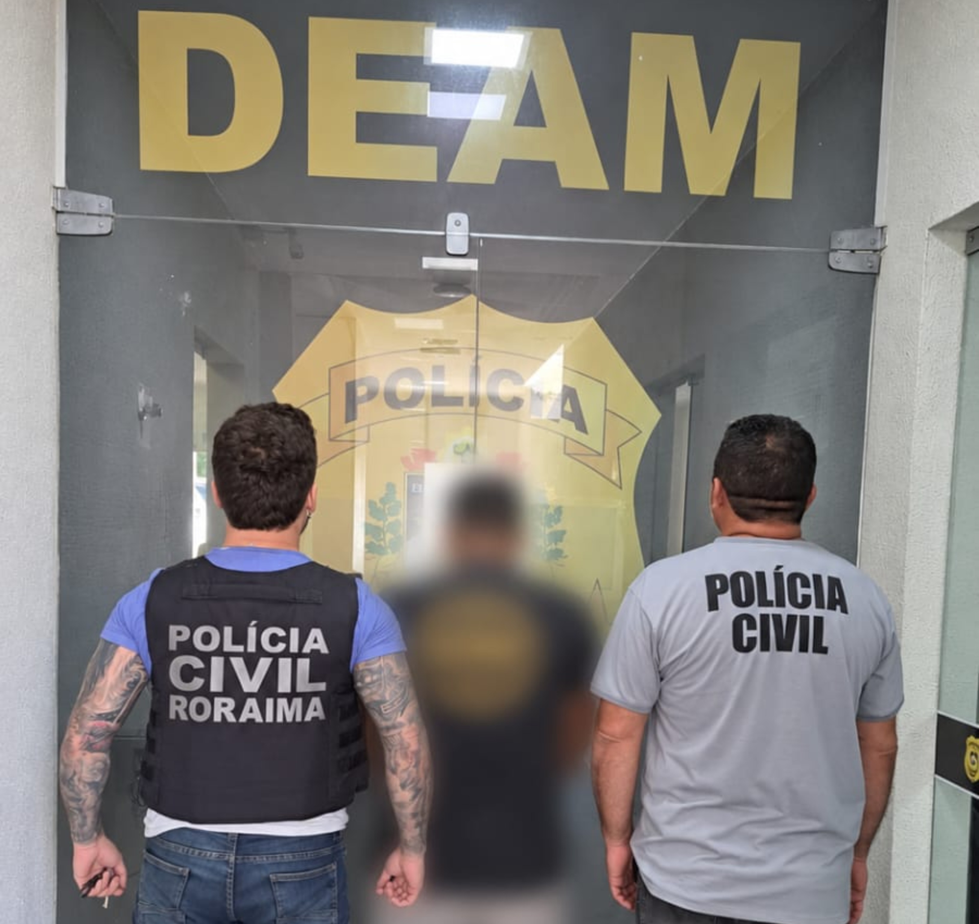 Homem é preso por perseguir, agredir e ameaçar ex de morte com foto de arma em Boa Vista