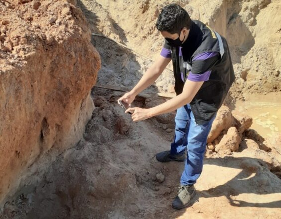 Após 6 meses da morte de menino soterrado ao brincar em local de extração de areia no AC, MP alega crime ambiental — Foto: Arquivo/MP-AC