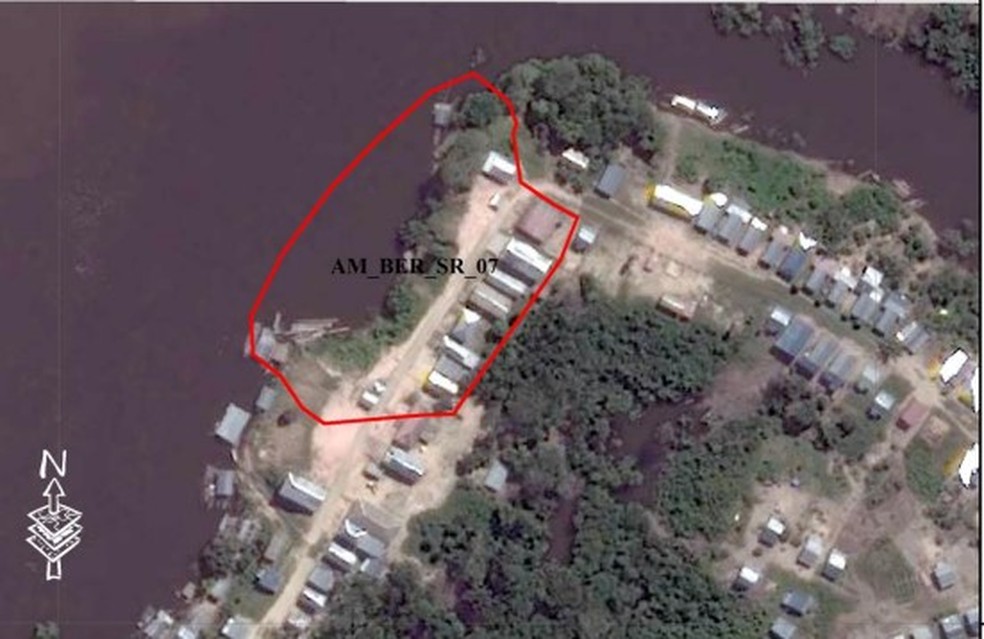 Imagem de satélite de 2003 revela alto risco de deslizamento do tipo 'terras caídas' e inundação na Vila de Arumã — Foto: Reprodução/Serviço Geológico do Brasil (SGB)