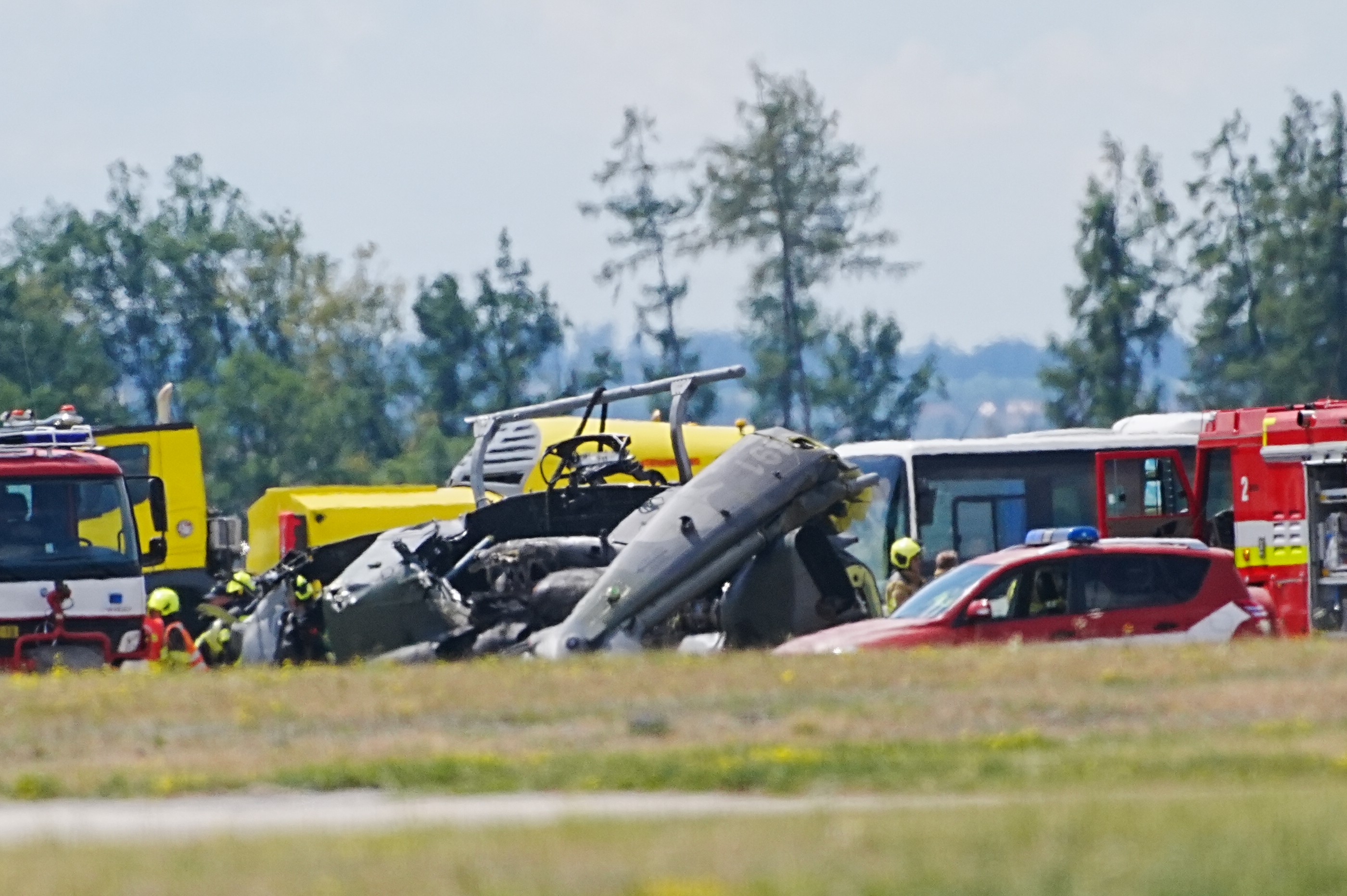 Helicóptero do Exército da República Tcheca cai com soldados a bordo; 1 morre e 3 ficam feridos