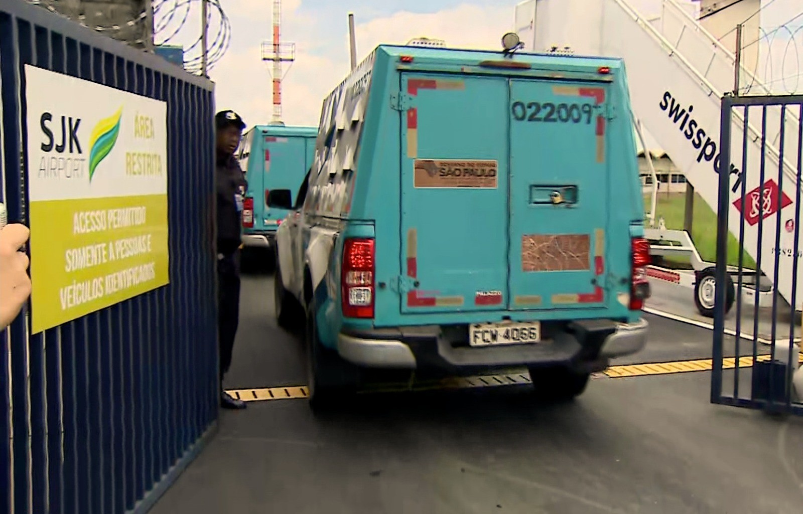 VÍDEO mostra chegada de Daniel Vorcaro em aeroporto no interior de SP para pegar voo a Brasília