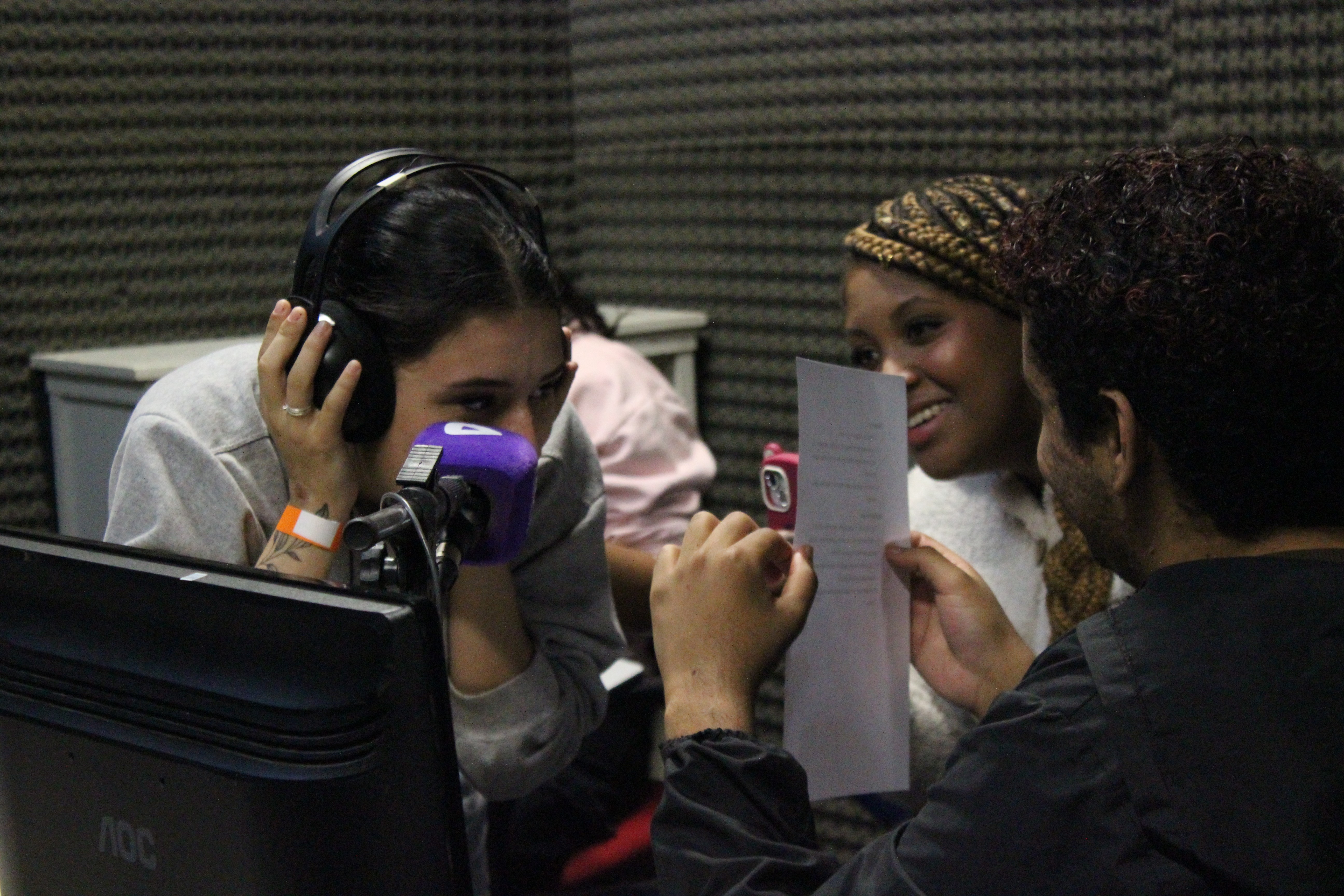 Alunos da rede pública produzem podcast em parceria com a Unesp: 'Extrapolar os muros da universidade', diz professora