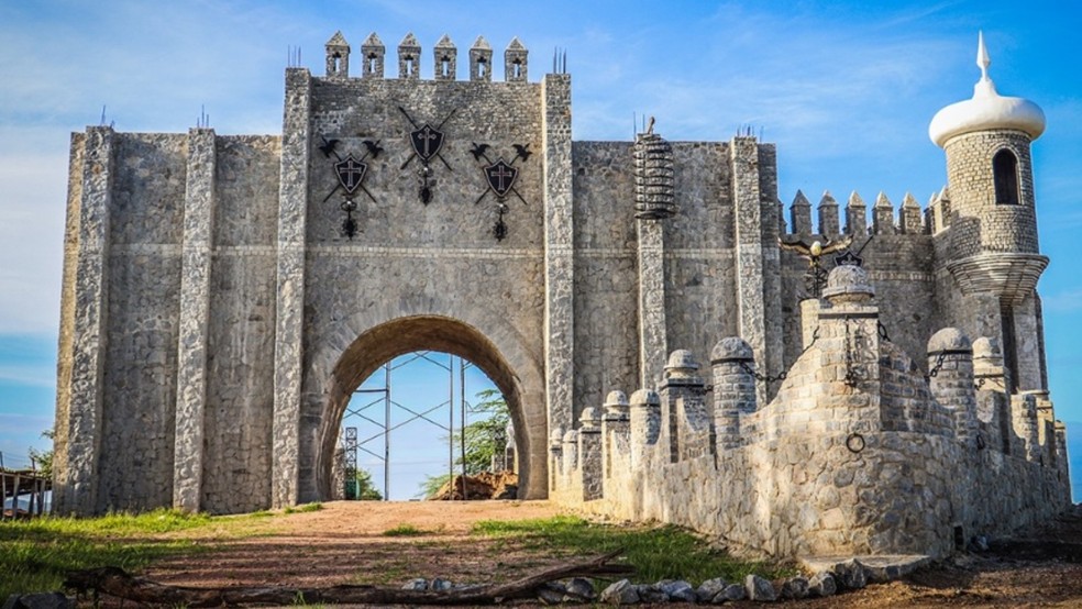 Cidade de inspiração medieval chama atenção no interior cearense — Foto: Fazenda Thanks/Divulgação
