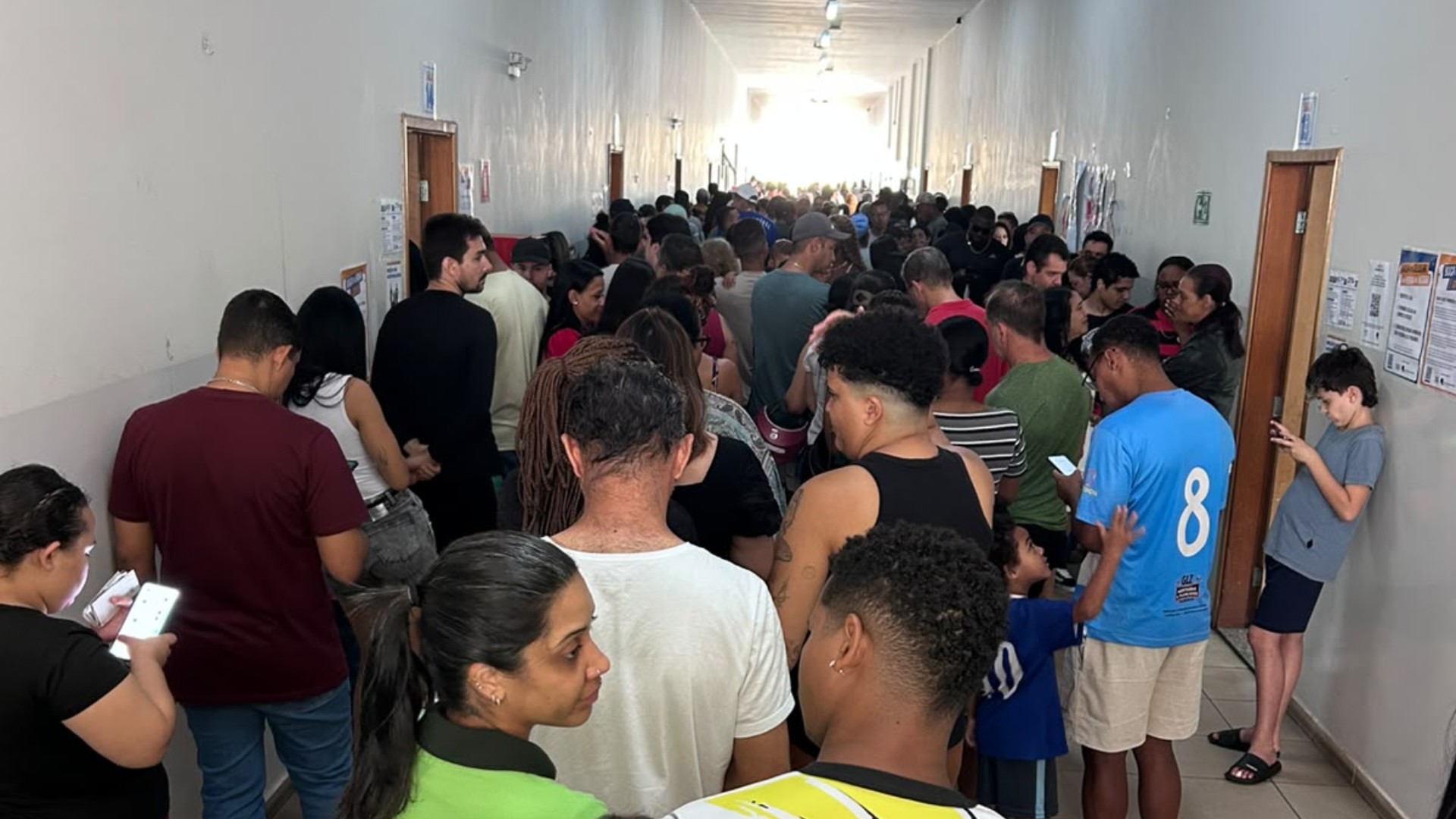 Lentidão no voto: eleitores que estiverem na fila às 17h ainda têm direito de votar; entenda